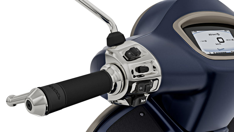 Vespa GTS 125RST Super Tech - Blu Energico 2024 - £866 Saving on RRP.